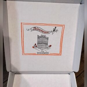 Hermes packaging gift box with ribbon